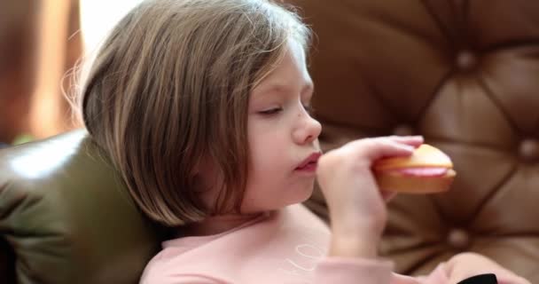 Little Beautiful Girl Eats Delicious Sandwich Home Snack Food Children — Video