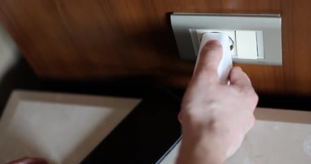 Man Hand Takes Out Charger Electrical Network Rules Charging Modern — 비디오