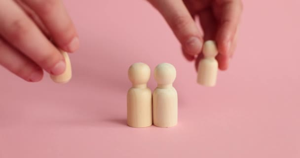 Drewniane Figurki Matki Ojca Rodziny Planowania Dzieci Adoptowane Dzieci Cechy — Wideo stockowe