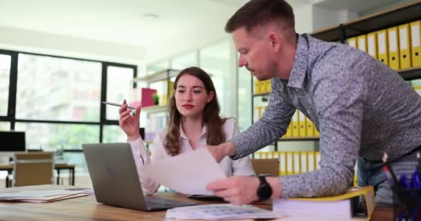 Businesswoman Training New Employee Helping Corporate Software Serious Mentor Teaching — Stock Video