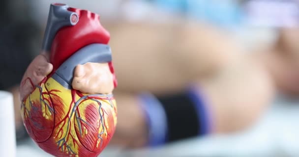 Крупним Планом Лікар Рука Робить Медичне Ультразвукове Дослідження Серця Лікар — стокове відео
