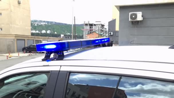 Blinkleuchten Auf Dem Dach Eines Polizeiwagens Der Stadt Verkehrsunfall Und — Stockvideo