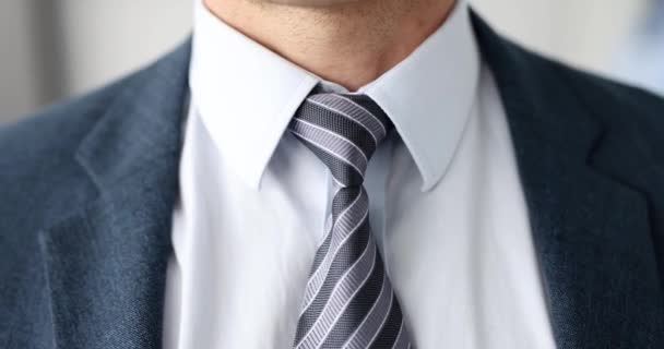 Szyja Mężczyzny Niebieskim Garniturze Krawatem Mężczyzna Strój Kod Biznes Koncepcja — Wideo stockowe