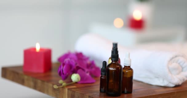 Toallas Masaje Con Aceite Aromático Para Relajación Tranquilidad Aromaterapia Con — Vídeos de Stock