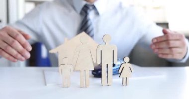 Aile koruma ve aile sigortası. Mülk güvenliği ve aile sermayesi kavramı