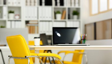 Boş işyeri ofis portre veya head hunter meslek modern çözüm
