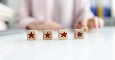 İncelemeye beşinci yıldız ekleniyor. Geribildirim ve tavsiye kavramı