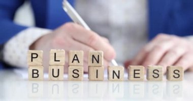 İnsan başarılı bir iş için iş planı geliştirir. Şirket geliştirme planlama kavramı