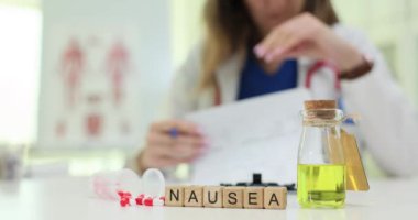 Çeşitli mide bulantısı tedavilerini inceleyin ve mevcut ilaç seçenekleriyle ilgili uzmanlardan bilgi edinin