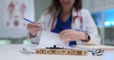Bu kapsamlı ve bilgilendirici tıbbi ortamda nöropatinin karmaşık karmaşıklıklarını araştır.