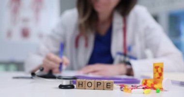 Bir sağlık uzmanı, kendi alanında anlamlı bir bakım ve hakiki şefkat anında umudu yakalar.