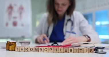 Doğru teşhis ve tedavi için anatomik çizelgeleri olan trombofili üzerine özel bir tıbbi çalışma.