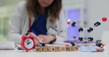 Bu, melatoninin uyku düzenini ve biyolojik ritmimizi görsel olarak nasıl etkilediğini gösteriyor.