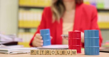 Metin Petrol ve minyatür varilleri, kadın analizine karşı. Müdür pazar dinamikleri ve stratejik yatırımları araştırıyor