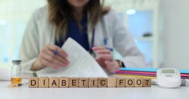 Temel diyabetik ayak sorunlarını ve sağlık hizmetlerindeki zorlukları bu bilgi verici görüntü kaynağıyla araştırın