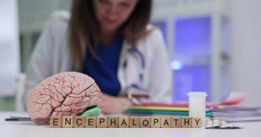 Ansefalopatinin karmaşıklığını araştırın, daha iyi anlamak için anlayış ve tıbbi eğitim kaynakları sağlayın