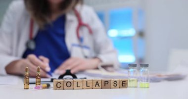 Tıbbi profesyonel dokümanlar hasta raporunda tıbbi şişelerin ve ampullerin yanında kritik detaylara dikkat çekiyor. Acil sağlık tepkisi