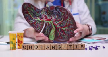 Kolanjit 'i araştırın ve görsel araçlar kullanarak bilginizi ve farkındalığınızı etkili bir şekilde arttırın.