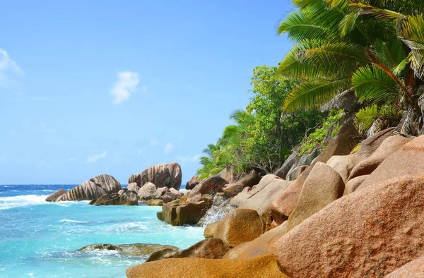 Spiaggia Anse Cocos Con Grandi Pietre Granito Nell Isola Digue — Foto Stock