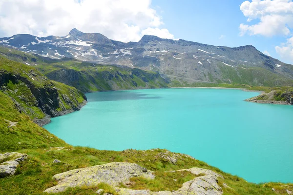 Горное Озеро Лак Гойе Аоста Вон Италия Летний Пейзаж Альпах — стоковое фото
