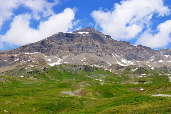 Paisagem Montanha Com Monte Furggen Dia Ensolarado Vale Aosta Itália — Fotografia de Stock