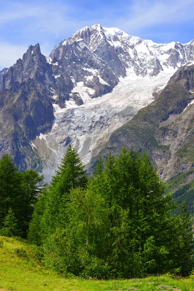 Visa Mont Blanc Monte Bianco Bergskedjan Solig Dag Aostadalen Italien — Stockfoto