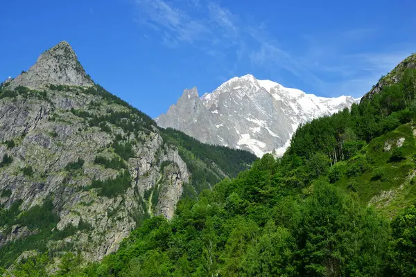 Visa Mont Blanc Monte Bianco Solig Dag Bergslandskap Aostadalen Italien Stockfoto