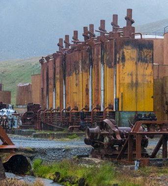 Güney Gürcistan 'ın başkenti Grytvken' deki bir balina avlama istasyonunun bir parçası olan eski depolama tanklarının kayıtları..