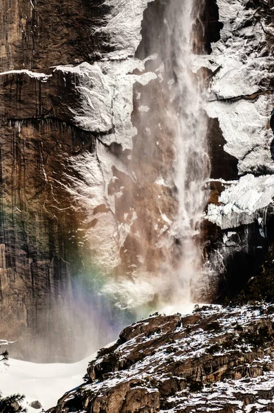 Exteriér Zamrzlých Stran Yosemitských Vodopádů Zasněženém Zimním Začátku Ledna — Stock fotografie