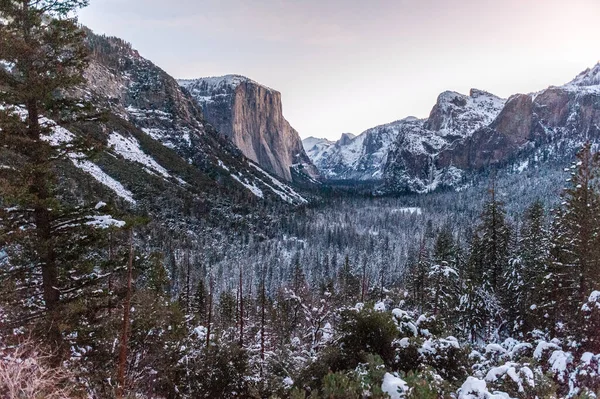 Panoramic View Yosemite Valley Tunnel View Showing Snow Covered Valley —  Fotos de Stock