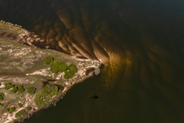 Victoria Şelalesi 'ne dalmadan hemen önce üst Zambesi nehrindeki su akışının detayları..