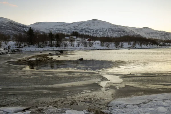 Враження Міцного Норвезького Пейзажу Під Час Арктичної Зими — стокове фото