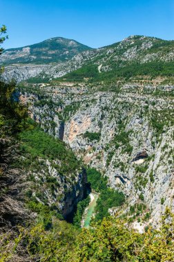 Fransız Bölgesi 'nde, Avrupa Büyük Kanyonu olarak da bilinen Gorges du Verdon üzerinde güzel bir manzara..