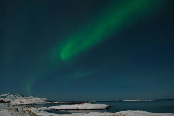 Jasné Zelené Barvy Severního Světla Aurora Borealis Osvětlují Noční Oblohu — Stock fotografie