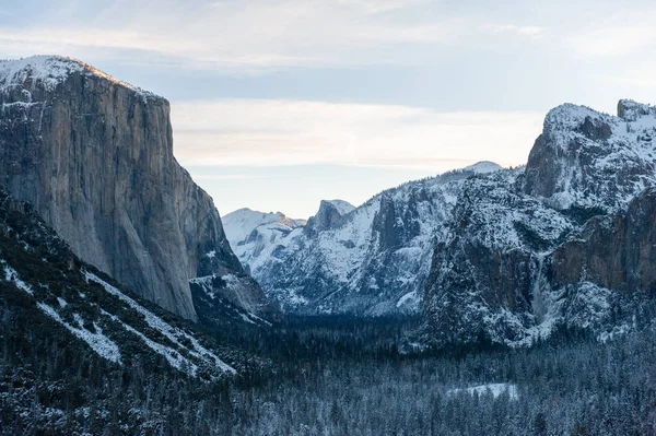 Panoramic View Snow Covered Yosemite Valley Dawn — Stock Photo, Image