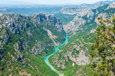 Fransız Bölgesi 'nde, Avrupa Büyük Kanyonu olarak da bilinen Gorges du Verdon üzerinde güzel bir manzara..