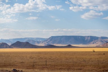 Güney Namibya çölünün manzarası..