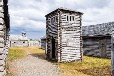 Fuerte Bulnes, Şilililerin Macellan Boğazı boyunca varlığını kanıtlamak için inşa ettiği tarihi bir kalenin yeniden inşası..