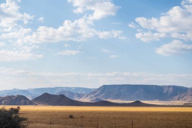 Güney Namibya çölünün manzarası..