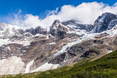 Mirador Brittanico 'dan Torres Del Paine Ulusal Parkı, Patagonya, Şili' deki Frances 'e dönerken etkileyici bir dağ manzarası..