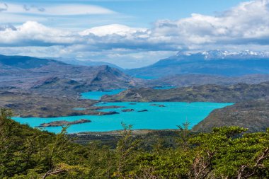 Mirador Brittanico 'dan Torres Del Paine Ulusal Parkı, Patagonya, Şili' deki Frances 'e dönerken etkileyici bir dağ manzarası..