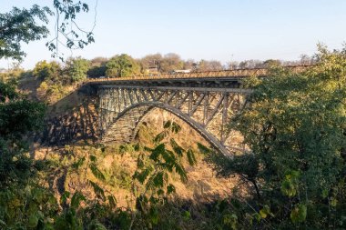 Victoria köprüsüne yakın çekim, Zimbabwe ve Zambiya 'yı birbirine bağlıyor.
