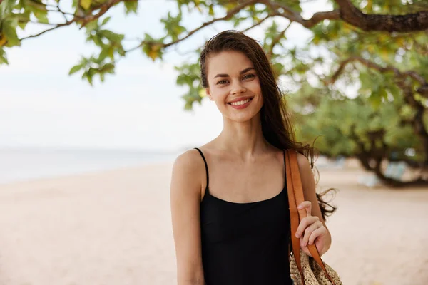 Woman Copy Young Summer Sand Sea Sun Smile Dress Outdoor — Φωτογραφία Αρχείου