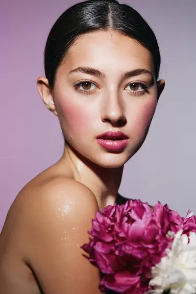 Beauty Woman Fashion Pink Portrait Bouquet Beauty White Femininity Care — Stock Photo, Image