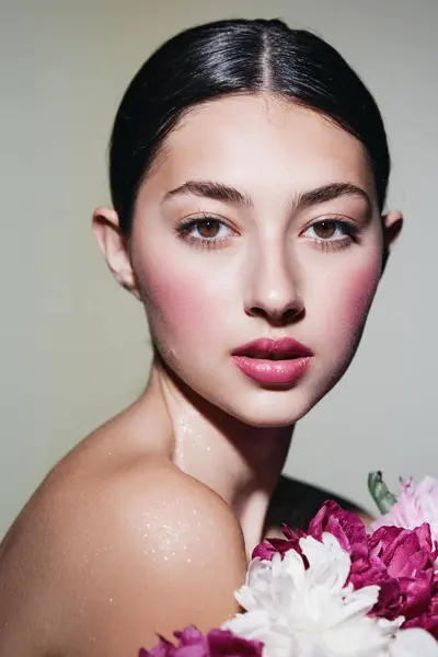 Woman Make Face Cosmetic Portrait Girl Romantic Fashion Flower Eye — Stock Photo, Image