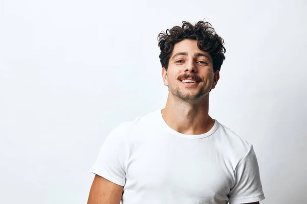 Hombre Idea Caucásico Blanco Camiseta Éxito Aislado Barba Retrato Rizado — Foto de Stock