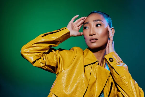 Glamour Kvinna Mörk Make Kropp Levande Kvinnlig Asiatisk Gul Neon — Stockfoto