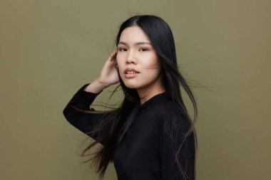 Kadın güzellik saçı güzel siyah uzun çekici moda kızı portresi Japon saçı cazibeli sevimli güzellik salonu kadınsı makyaj modeli Kozmetik Koreli