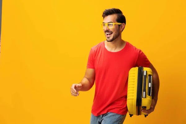 Hombre Fin Semana Estudio Vuelo Vacaciones Viajero Maleta Espacio Amarillo — Foto de Stock