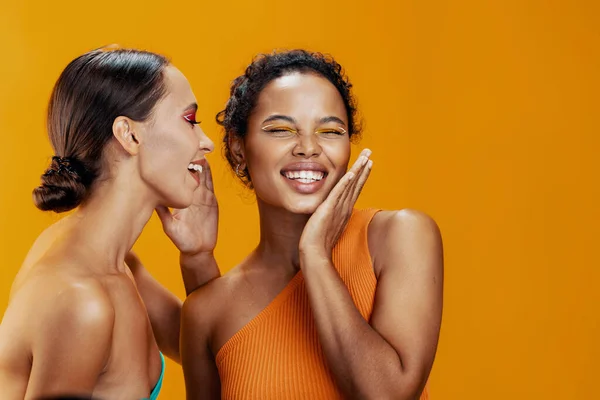 Shine Vrouw Studio Ras Portret Afrikaans Aantrekkelijk Twee Geel Model — Stockfoto